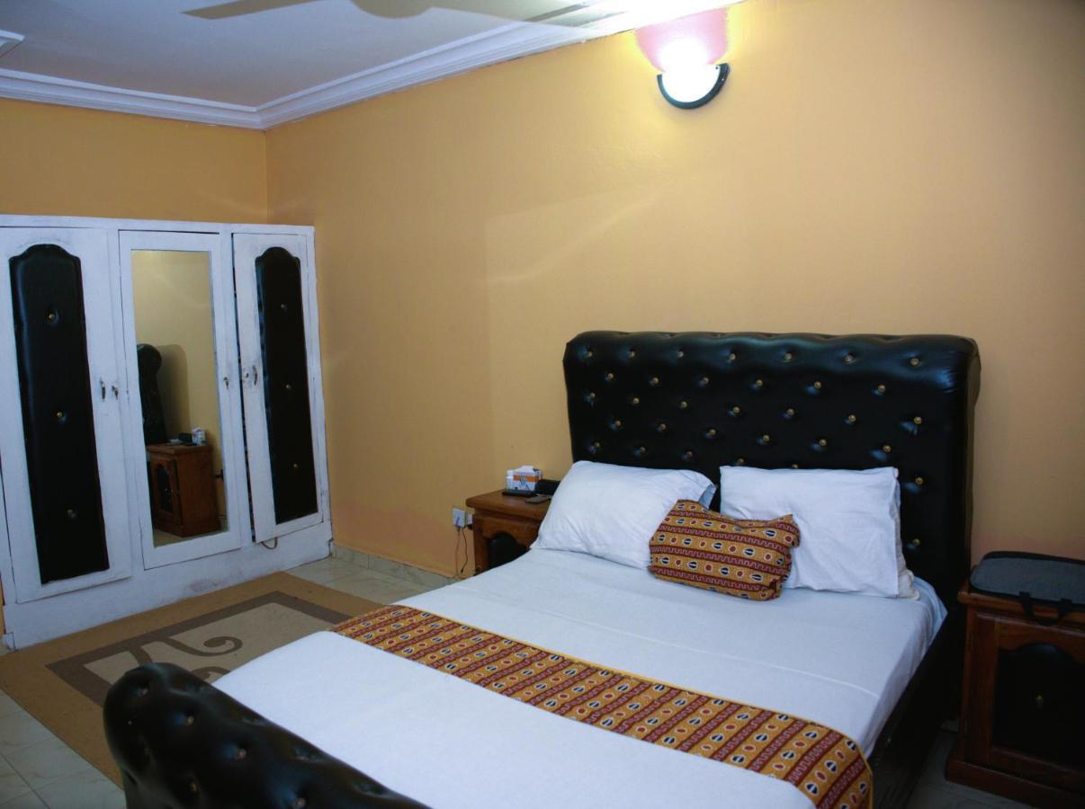 Faith And Grace Guest House Lamin Beretto Exterior foto