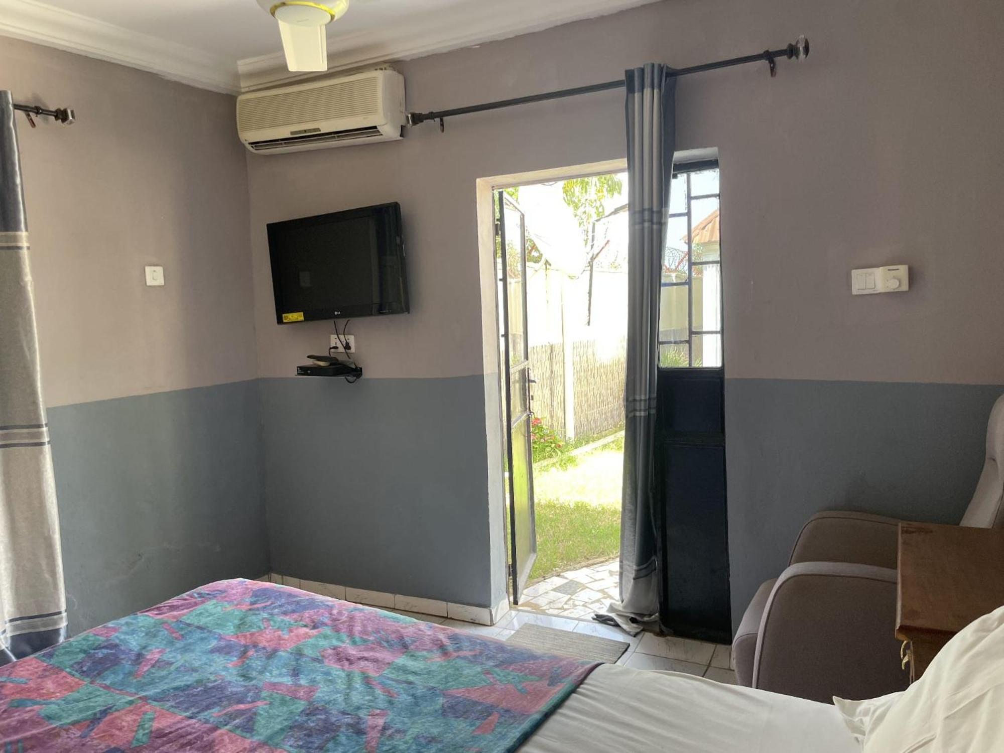 Faith And Grace Guest House Lamin Beretto Exterior foto